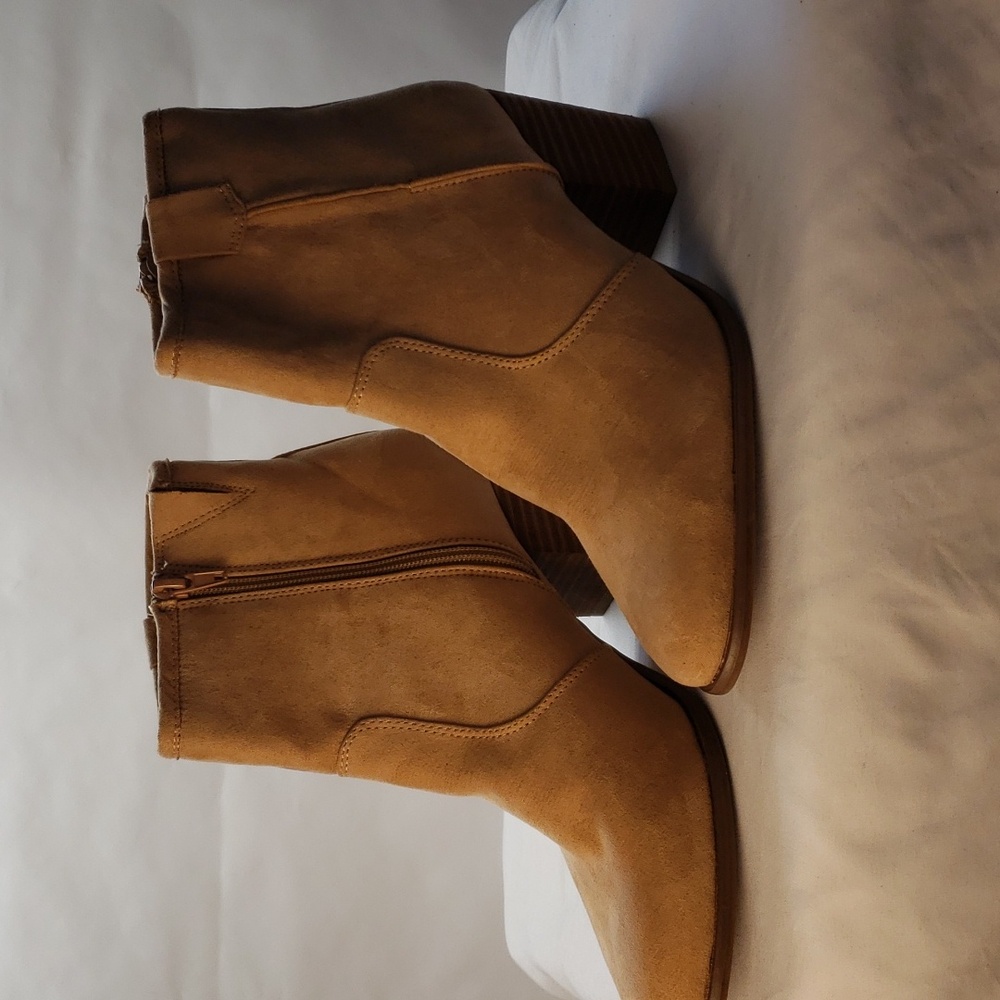 Carlos by Carlos Santana Ankle Boot Size 9.5 Suede